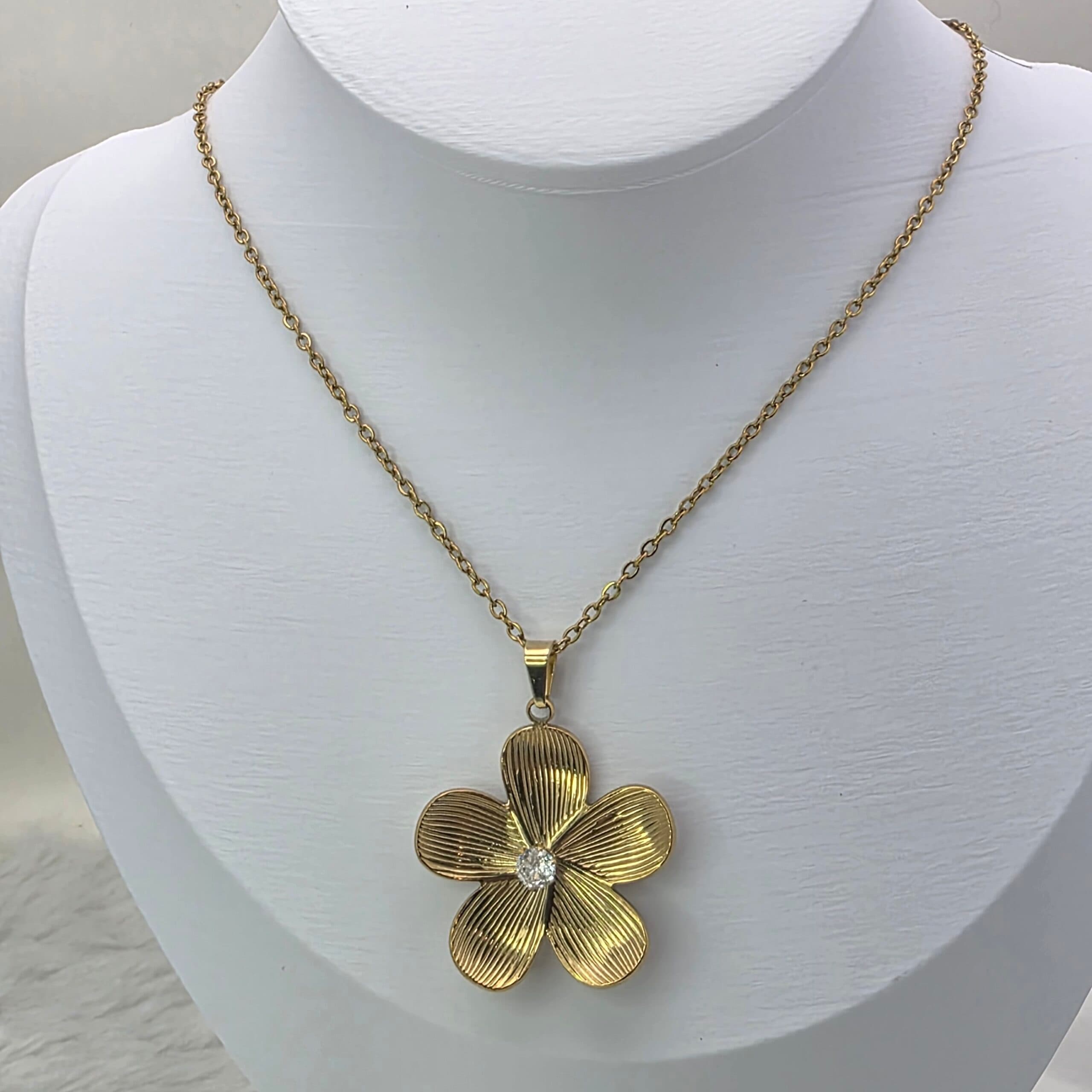 COLAR DOURADO FLOR COM PONTO DE LUZ - AÇO INOX 316L