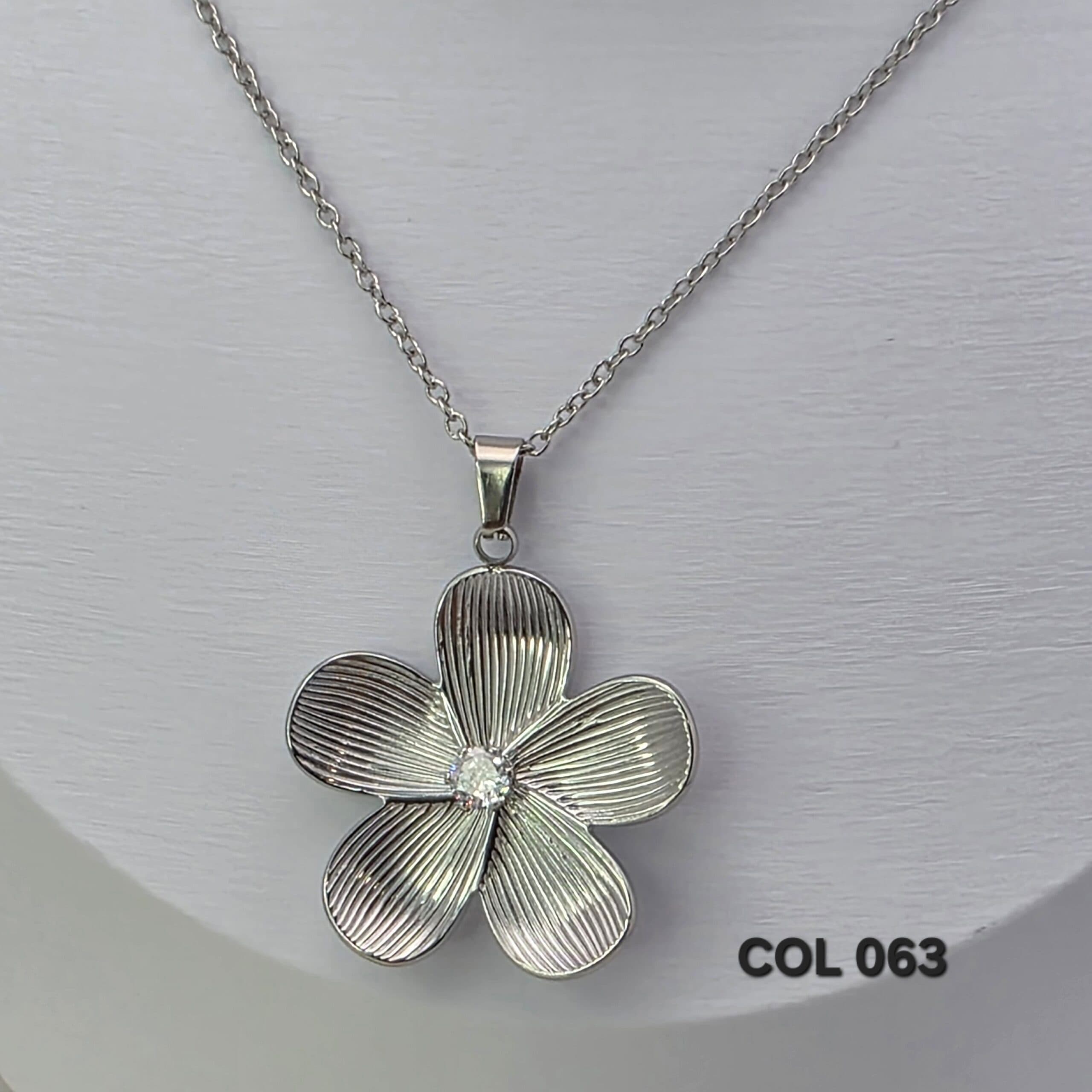 Colar Flor Prata com Zircônia 45 cm em Aço Inoxidável 316L