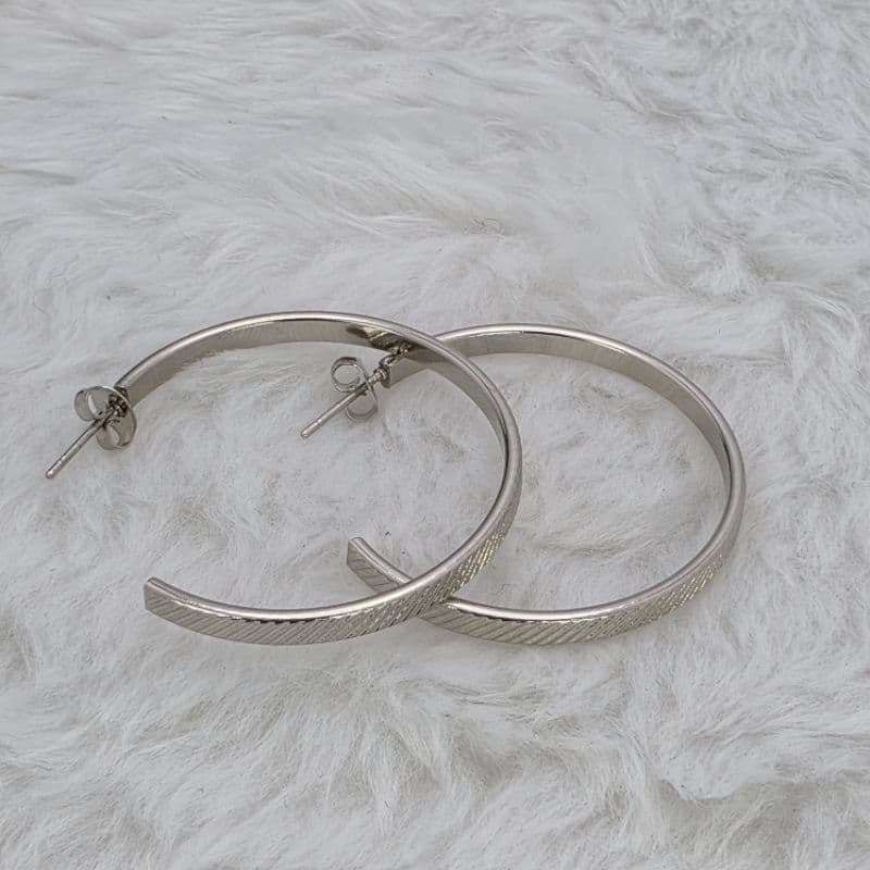 Argola Siena Prata | Aço Inox 316L - Texturizada Feminina Antialérgica