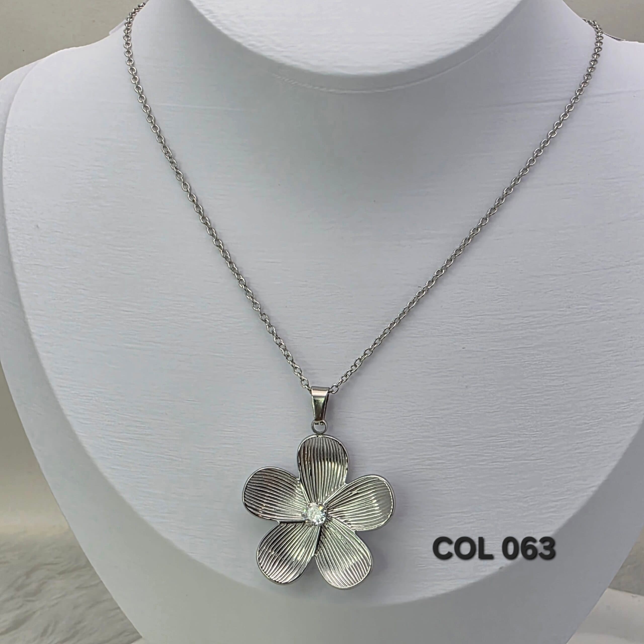 Colar Flor Prata com Zircônia 45 cm em Aço Inoxidável 316L