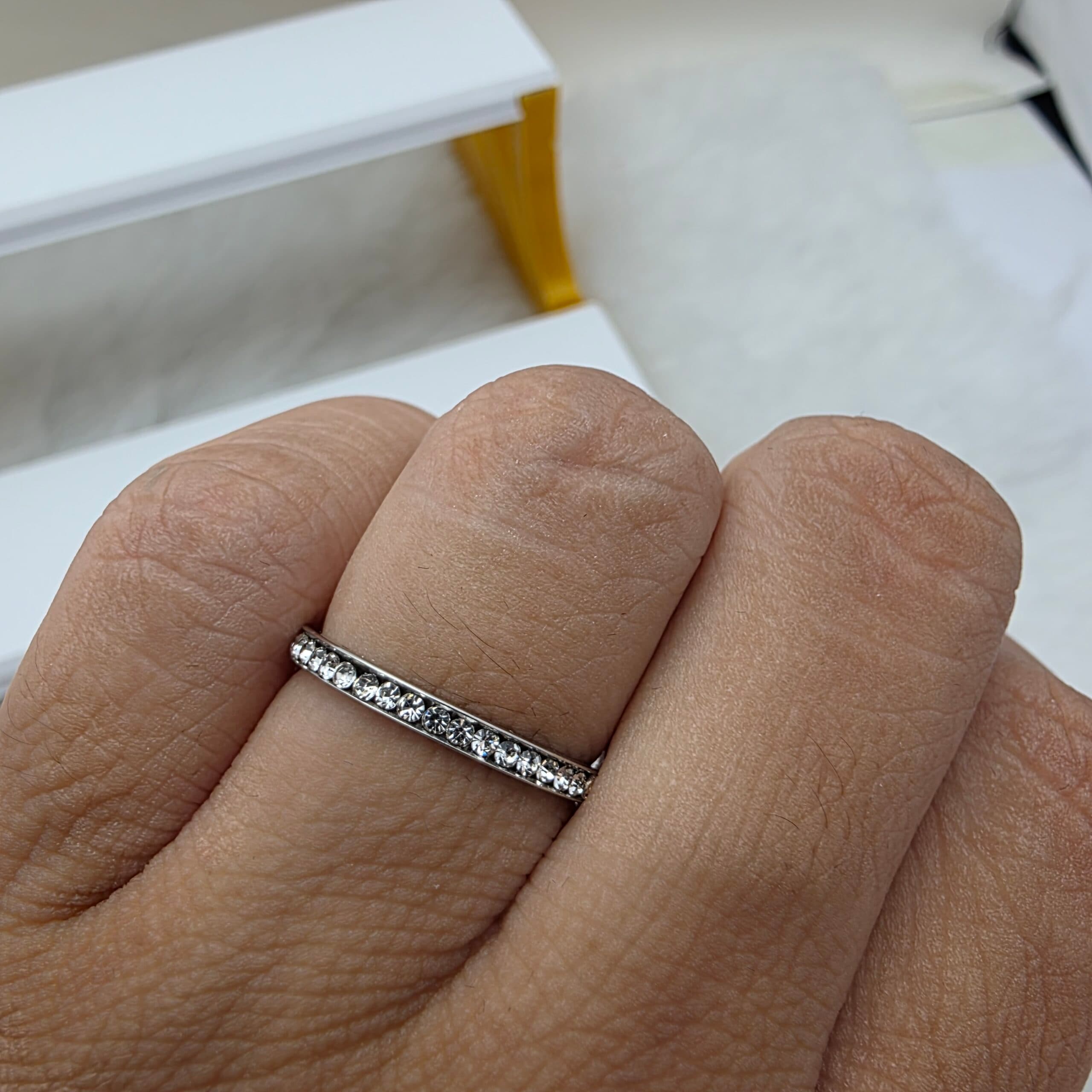 Anel Aparador Delicado com Microzircônias em Aço Inoxidável 316L