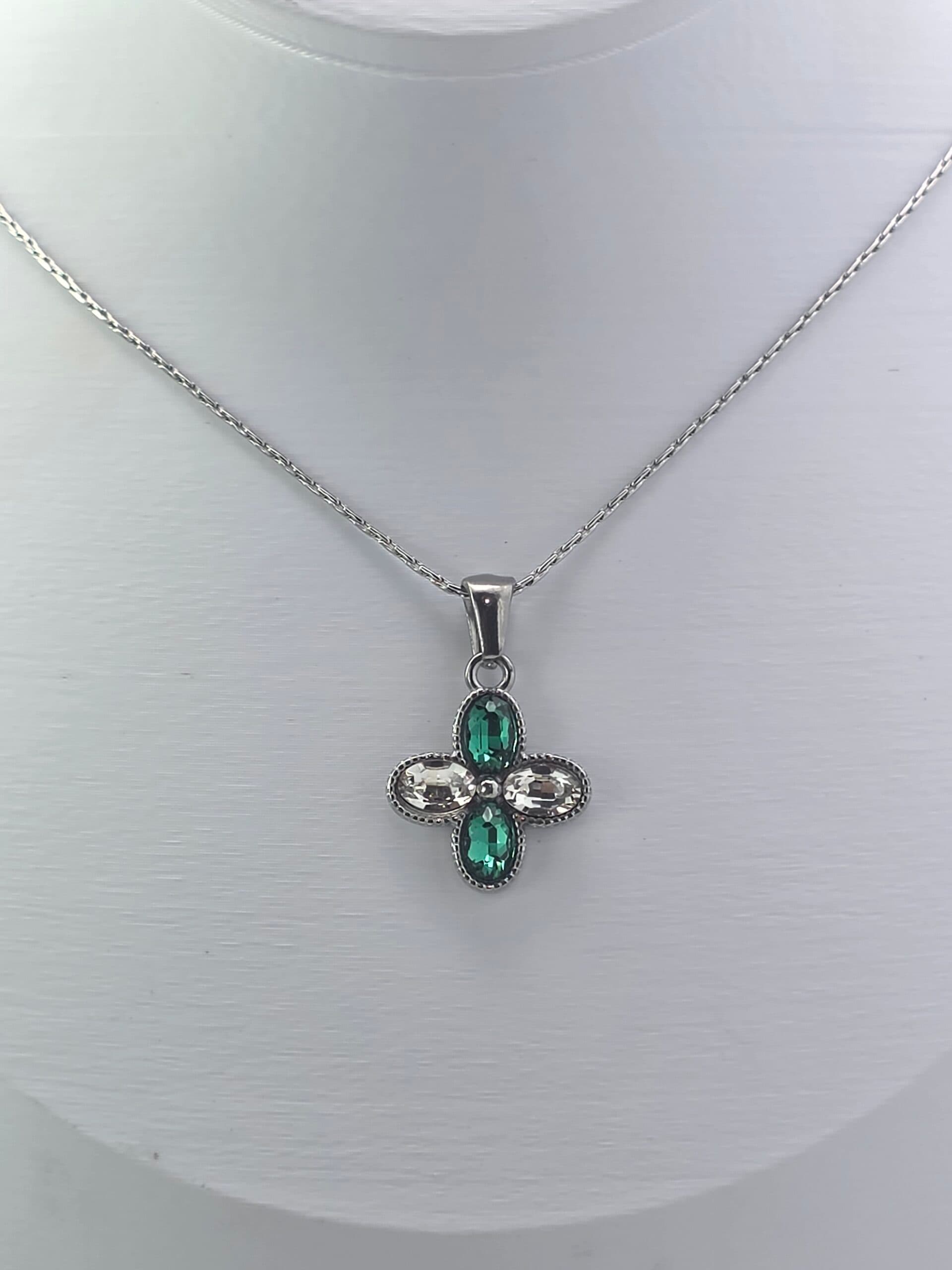 Colar Flor Verde e Cristal em Aço Inoxidável Prateado | Tríade Aço