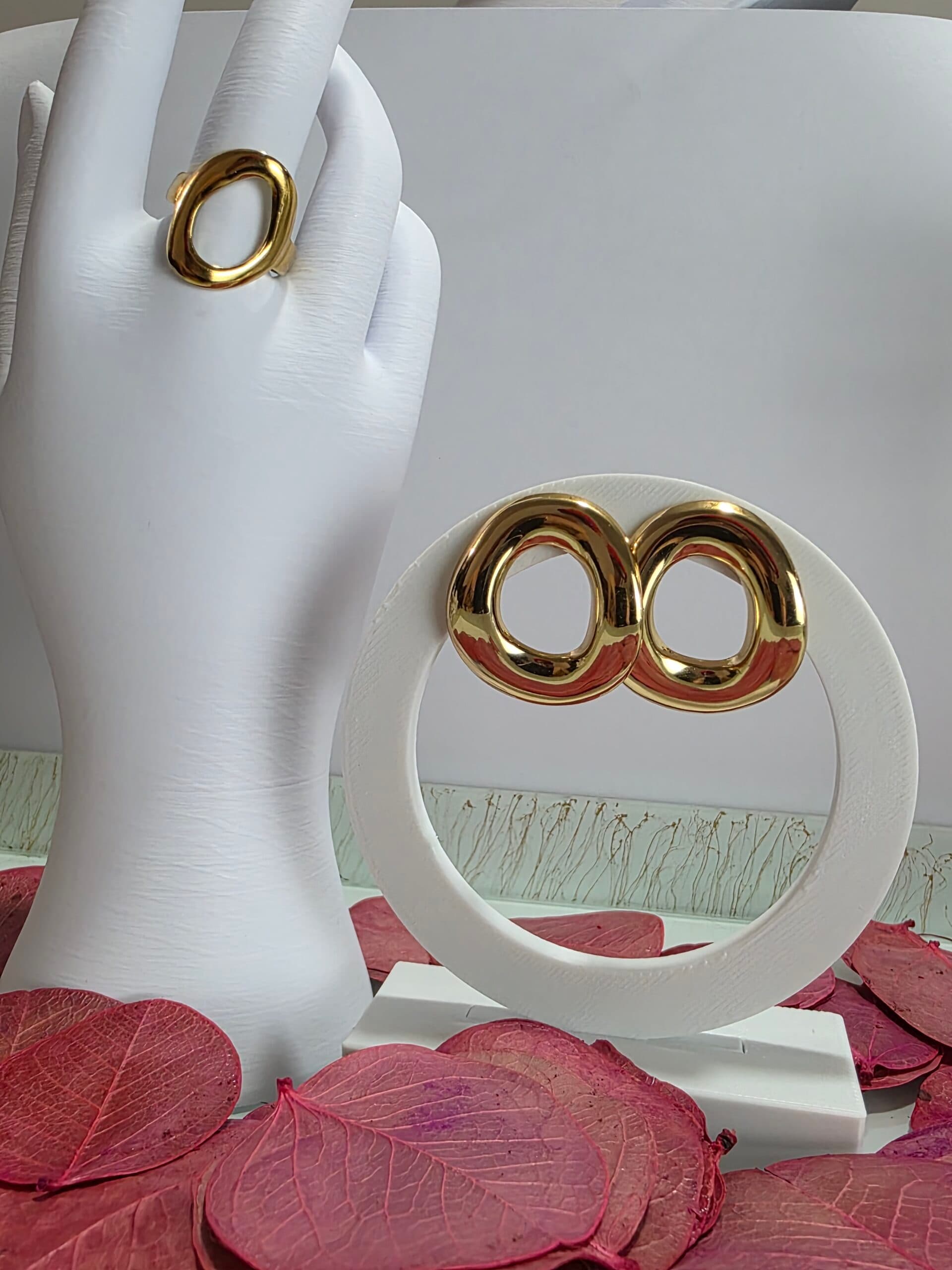 Conjunto Oval Vazado Dourado em Aço Inoxidável | Tríade Aço