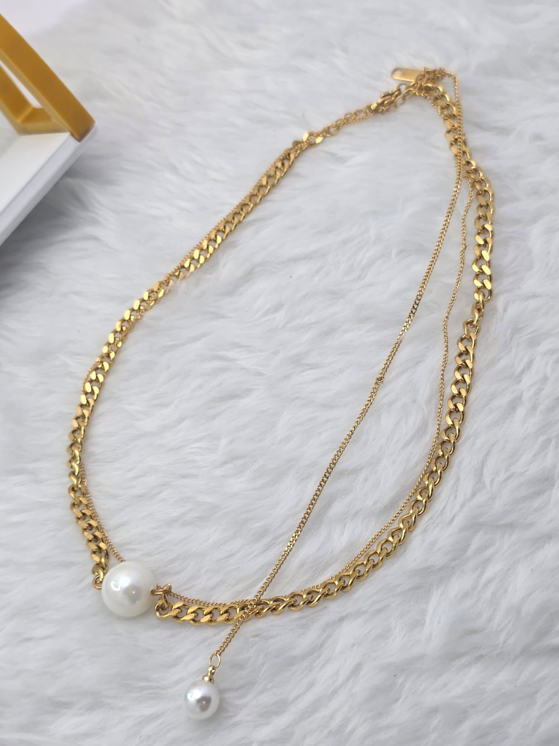 Colar Duplo Dourado com Pérolas em Aço Inoxidável | Tríade Aço