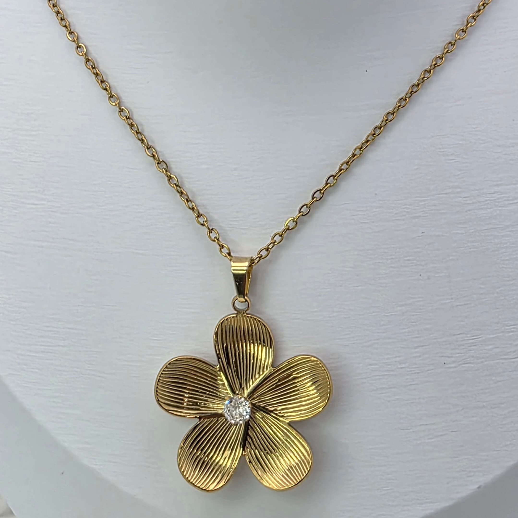 COLAR DOURADO FLOR COM PONTO DE LUZ - AÇO INOX 316L