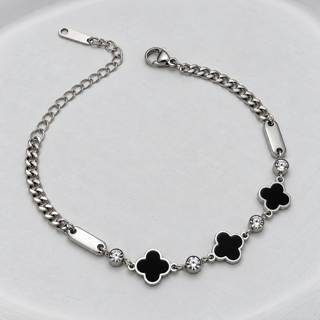 Pulseira Trevo Preto Com Zircônias